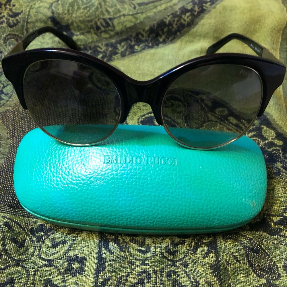 Emilio Pucci Shiny Black and gold.Great condition. Worn few times🕶️
